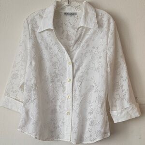 Dress Barn Women’s Vintage Shear White Floral Blouse.